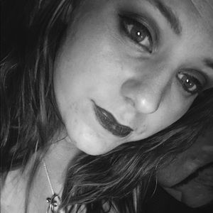 Meet your Posher, Alesa